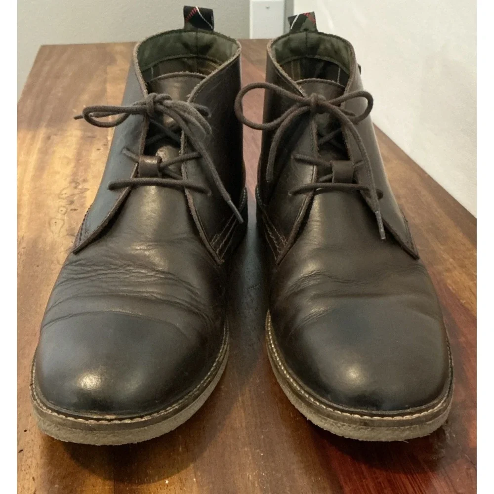 Barbour Readhead Chukka Boots – Chocolate Brown Leather – Plaid Lining – Men's 8